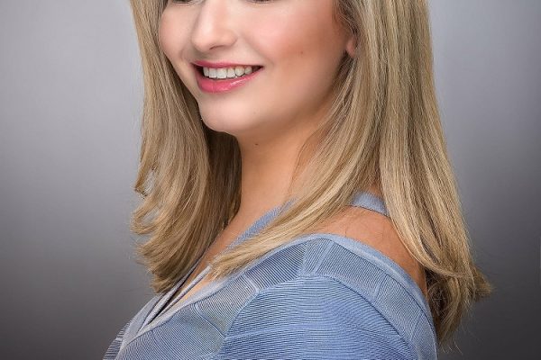 What is The Need to Hire Headshot Photographer near Me? Why people will contact headshot photographer near me